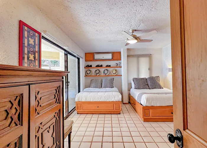 Beach&oceanfront Terrasol Condo, 2 Pools&patio *