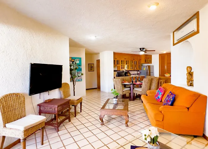 Beach&oceanfront Terrasol Condo, 2 Pools&patio *