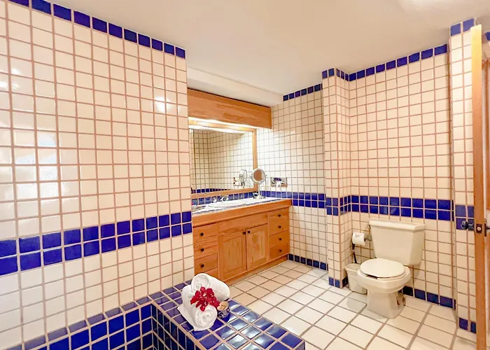 Beach&oceanfront Terrasol Condo, 2 Pools&patio *