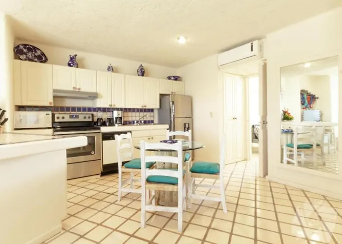Beach&oceanfront Terrasol Condo, 2 Pools&patio *