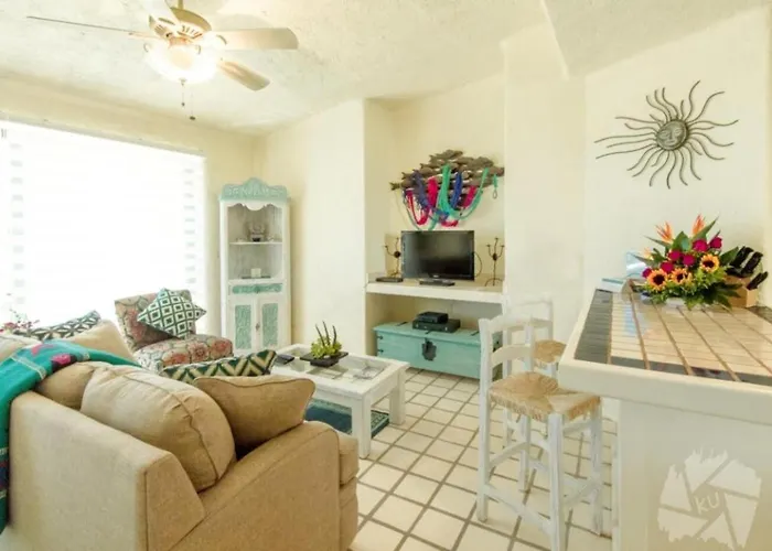 Beach&oceanfront Terrasol Condo, 2 Pools&patio *