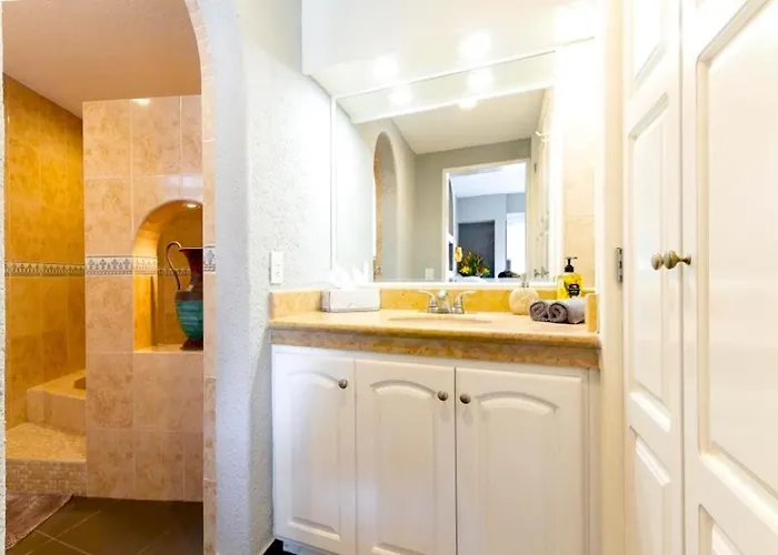 Beach&oceanfront Terrasol Condo, 2 Pools&patio Apartamento