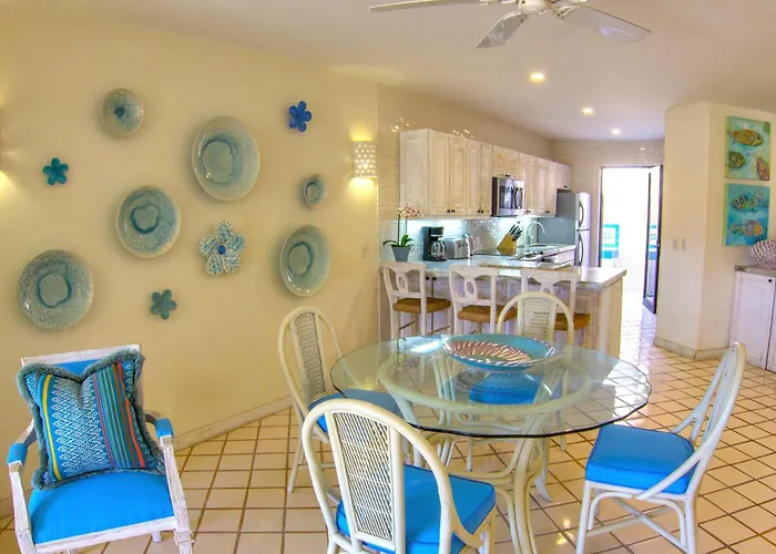 Beach&oceanfront Terrasol Condo, 2 Pools&patio *
