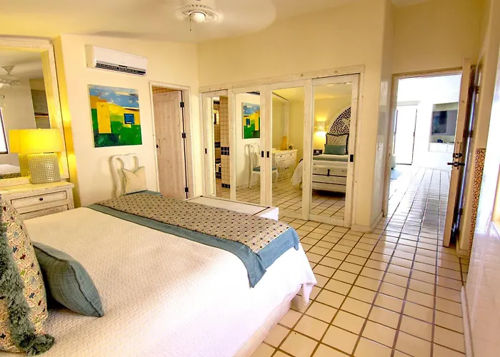 Beach&oceanfront Terrasol Condo, 2 Pools&patio *